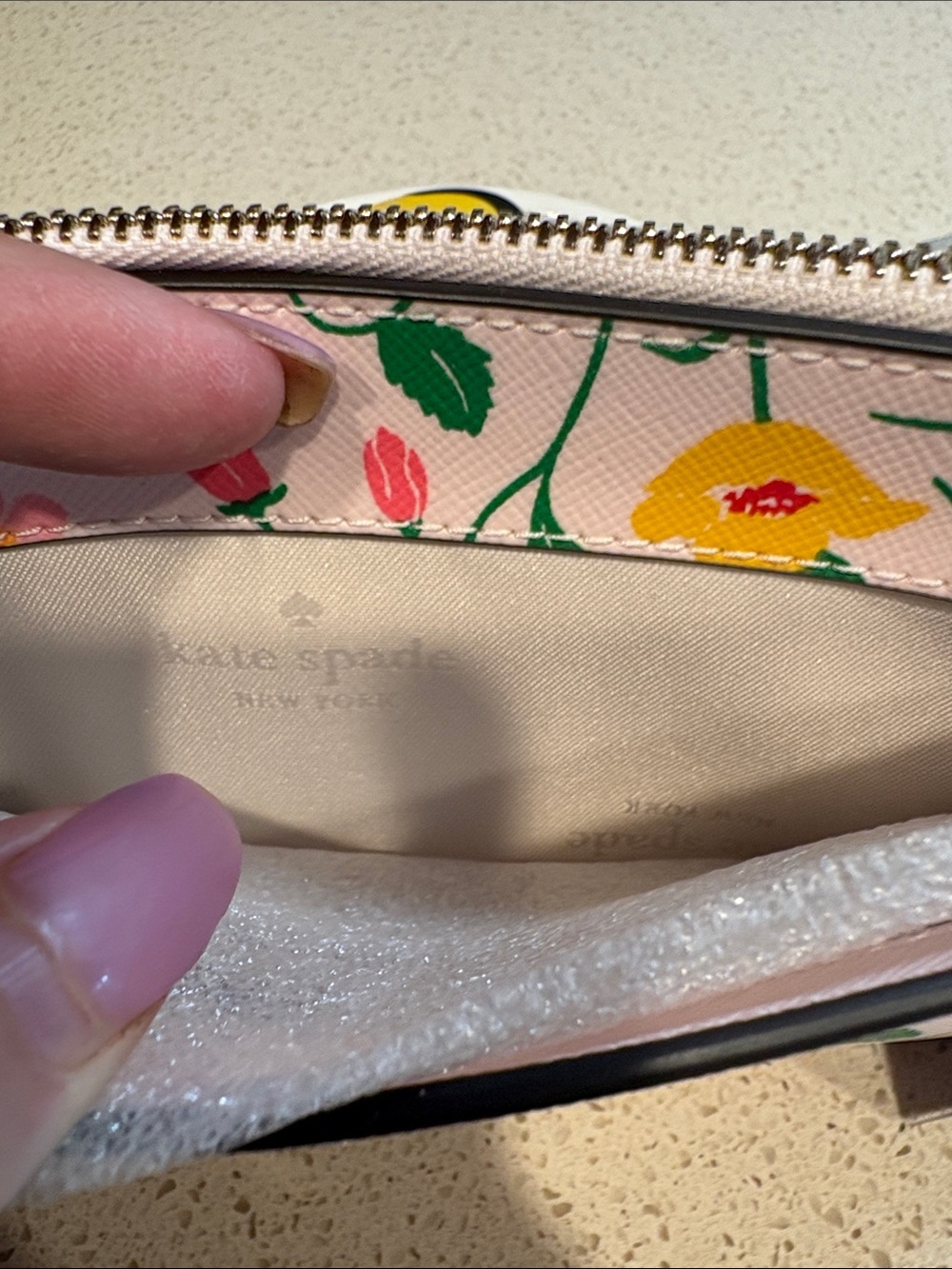 Kate Spade Lucy NWT Strawberry Garden Saffiano Leather Clutch/Wristlet MSRP $129 - Picture 7 of 8